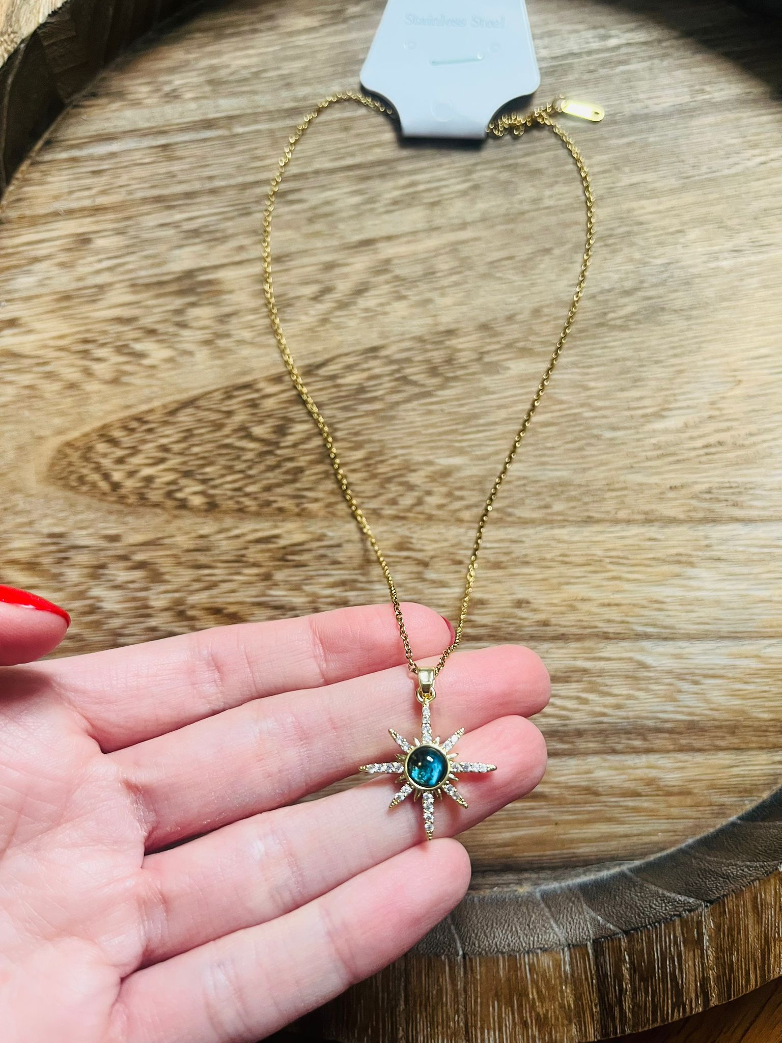 Naszyjnik z Gwiazdą - Elegancja i Blask w Jednym