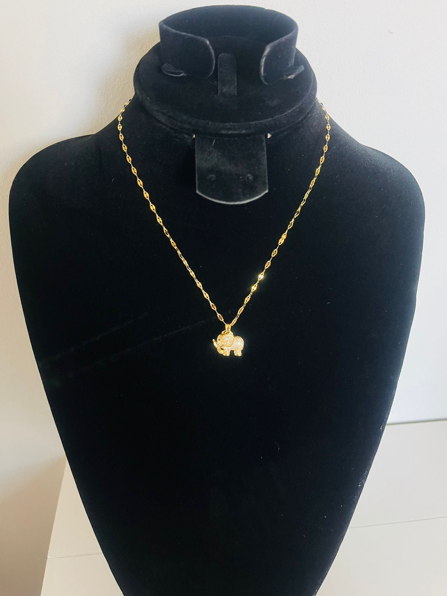 Naszyjnik Złoty z Zawieszką Słonika na Szczęście